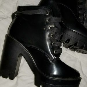 Womens Boots